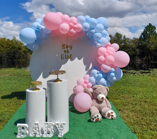 Round white backdrop with Sign and Balloons